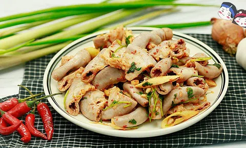 Làm món lòng heo xào sả ớt đơn giản cho ông xã lai rai