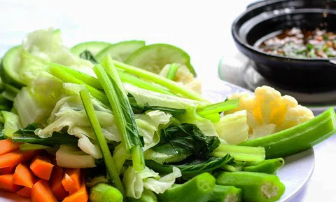 Muốn luộc rau giữ nguyên màu xanh và đầy đủ dinh dưỡng, phải thêm gia vị này