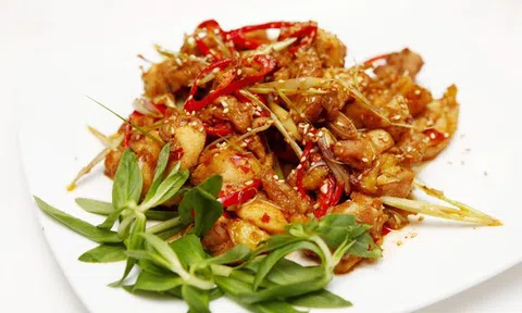 Cách làm món thịt gà chọi xào lăn lai rai ngày cuối tuần