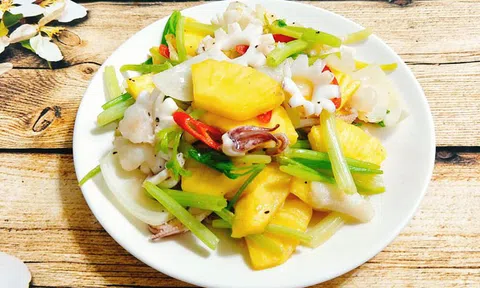 Cách làm món mực xào dứa chua ngọt thơm ngon hấp dẫn
