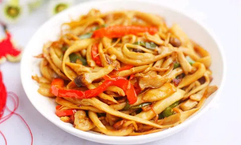 Đổi vị với món nấm xào ớt tiêu cay thanh đạm, lạ miệng