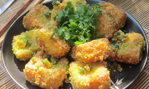 Cách làm món đậu phụ chiên trứng muối đơn giản nhưng bắt mắt