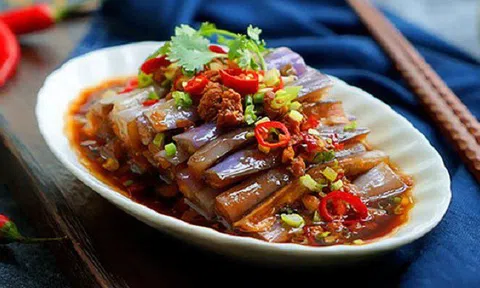 Cách làm món cà tím chưng thịt gà đậm đà đưa cơm ngày đầu tuần