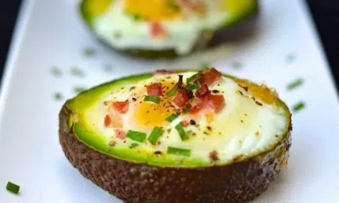 Cách làm món trứng nướng bơ tươi cho bữa sáng đầy năng lượng