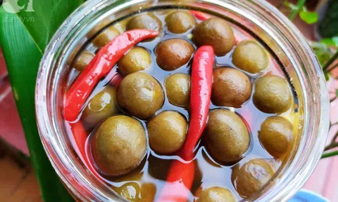 Cách làm sấu ngâm mắm ớt giòn ngon đưa cơm ngày hè nắng