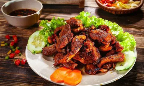 Cách làm món ngan cháy tỏi dễ ăn, ai cũng thích mê