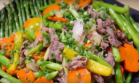 Cách làm món thịt bò xào măng tây thơm ngon lạ miệng