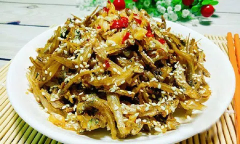 Cách làm món cá cơm rim tỏi ớt đậm đà cho ngày se lạnh