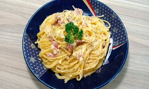 Đổi vị món mỳ Ý sốt phô mai thịt xông khói ngon, béo ngậy cho cả nhà