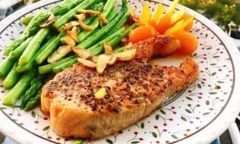 Công thức làm cá hồi nướng măng tây đơn giản, bổ dưỡng