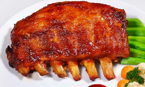 Sườn heo nướng mật ong cho bữa tiệc Giáng sinh thêm ấm áp