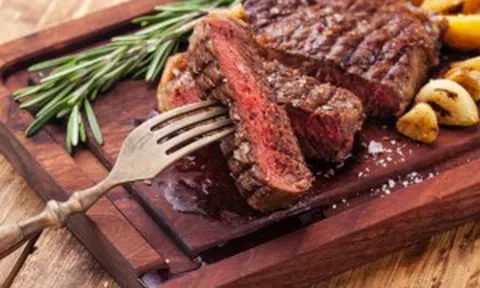 Bí quyết làm bò nướng cho bữa tiệc cuối năm thêm sang trọng