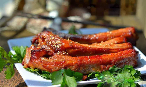 Sườn nướng chua ngọt hấp dẫn cho bữa cơm cuối tuần