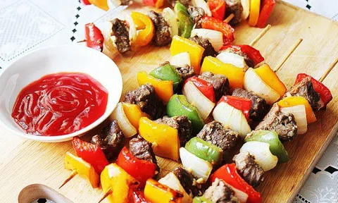 Mẹo làm thịt xiên nướng rau củ mềm ngon như tiệc nướng BBQ
