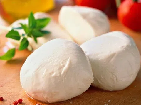 Cách làm phô mai Mozzarella chuẩn vị Ý