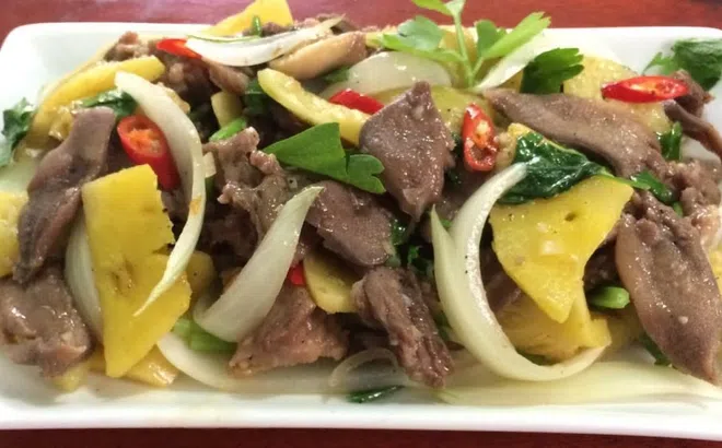 Cách làm món lưỡi bò xào dứa không hôi, mềm ngon hết ý